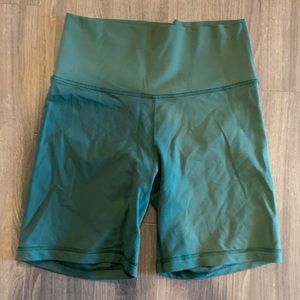 TNA atmosphere bike shorts 7” size medium